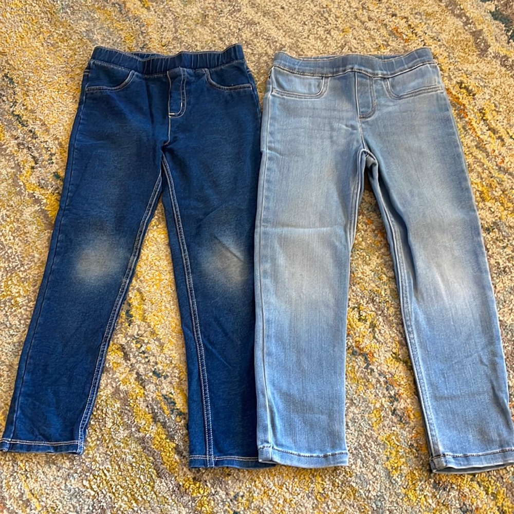 Pull on jeans/jeggings.
